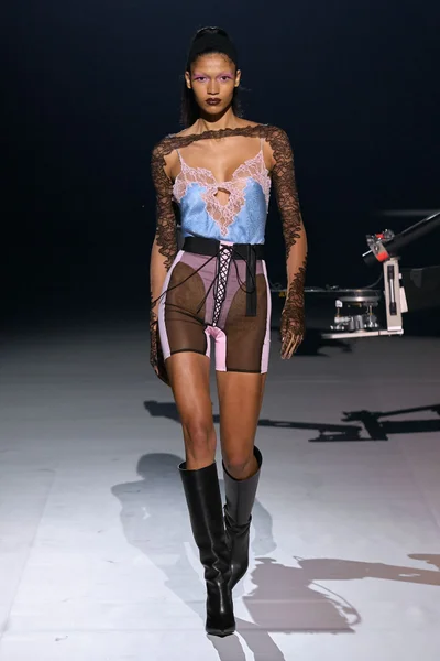 Look 11